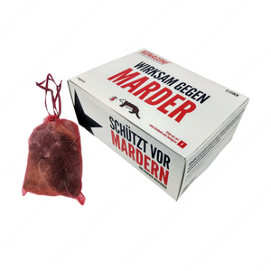 Das Bild zeigt eine Verpackung mit Marderabwehr-Duftsäckchen im 6er Pack. Jeder Beutel enthält eine geruchsintensive Mischung, die Marder zuverlässig fernhält. Die Anwendung ist unkompliziert: Einfach die Beutel an den gewünschten Orten wie Auto, Motorraum, Dachboden oder Garage platzieren. Der starke Duft wirkt abschreckend, ohne den Tieren zu schaden. Eine natürliche, chemiefreie Lösung, die langlebigen Schutz bietet und den Befall durch Marder effektiv verhindert. Ideal zur Vorbeugung von Kabelschäden un