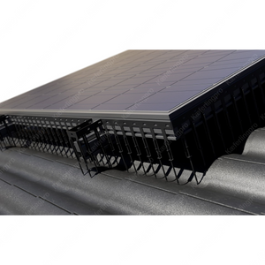 PV-Spikes aus schwarzem Edelstahl zur Montage am Solarmodul. Effektiver Schutz vor Tauben und Vögeln, verhindert Nestbau und Verschmutzungen. Langlebig, wetterfest und speziell für Photovoltaikanlagen entwickelt.